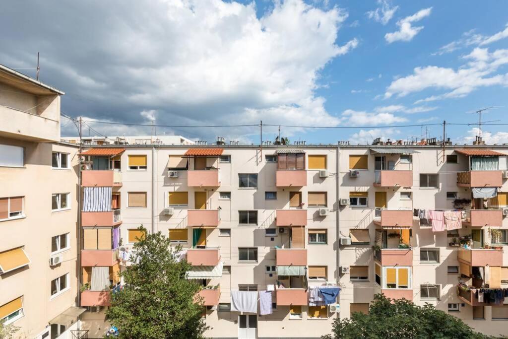 Banana Split Youth Apartment Exterior photo